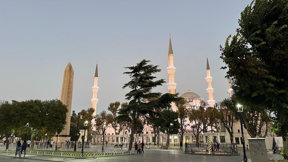 Sultanahmet Meydanı, büromuza yürüme mesafesinde